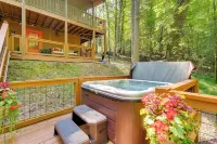 Secluded Murphy Vacation Rental w/ Private Hot Tub - Wifi