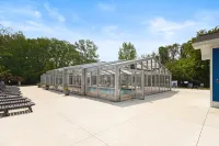 Spacious Townhome with Year-Round Pool and Hot Tub - Inviting Retreat