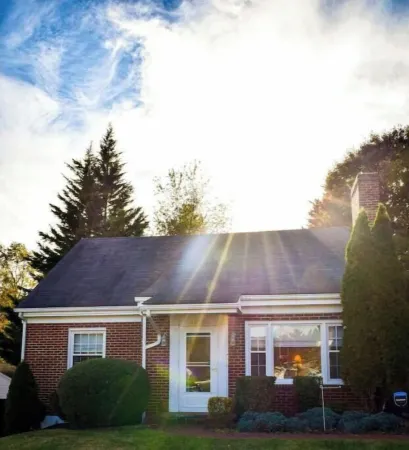Cozy Boho Chic Cottage in the Shenandoah Valley Отели рядом с достопримечательностью «Университет Мэри Болдуин»