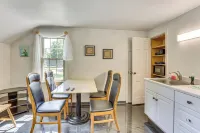 1 Mi to Dtwn Salem: Apt w/ Shared Yard! فنادق في Salem