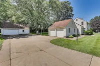 1 Mi to Dtwn Salem: Apt w/ Shared Yard! فنادق في Salem