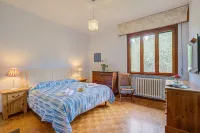 Connie's Apartment Modern 2Br, Private Garden, Mountain Views in Monvalle - Happy Rentals - balcon