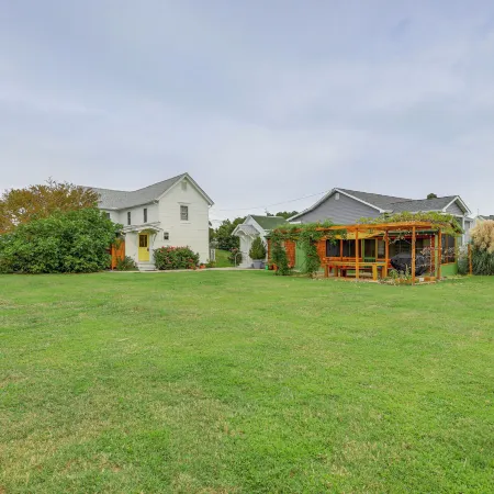 2 Mi to Downtown: Tranquil Abode in Chincoteague!
