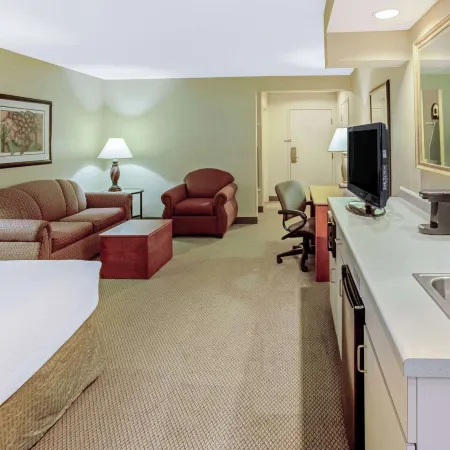 La Quinta Inn & Suites by Wyndham Appleton College Avenue