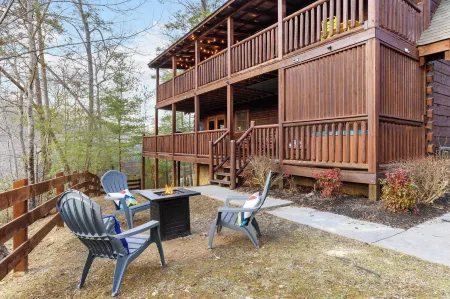 Redesigned Hot Tub Firepit Billiards Pigeon Forge Riverbend by AvantStay