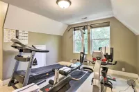 Secluded Home w/ Hot Tub & Mountain Views! - WiFi