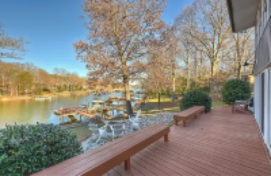 Dock Days by Avantstay Swimming Platform, Dock