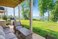 Brand New! Deerfield house with covered boat slip!