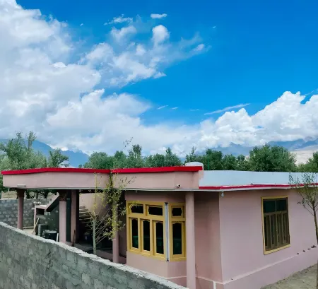 Manthokha Guest House Skardu Отели рядом с Аэропорт Скарду