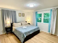 Oak House: Luxury Home in Silver Spring, Takoma Park; Close to DC, 4-Car Parking
