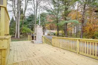 Rustic Retreat Walk to Great Sacandaga Lake! Hotels in Mayfield