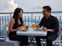 Blowing in the Wind - Lake View Apartments