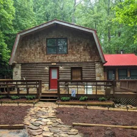Honey Bear Hideaway spacious private intown pets