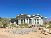 Bright, Spacious and sparkling clean 3 bed 2 bath Hotels in Lone Pine