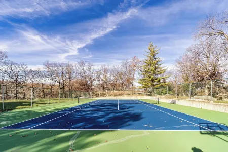 Lazy L at the Lake Chic 3 Bdr Condo w/ Boat Slip