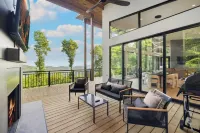 Ridge Haus : Modern Luxury Escape in Morganton