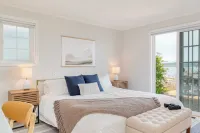 Colonial Bluff House Above the Sea by Avantstay