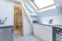 Close to everything, quiet and fully equipped F1, wifi