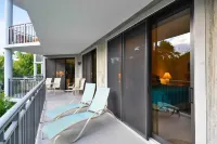 Atlantic Paradise by AvantStay Great Location w Balcony Outdoor Dining Shared Pool Hot Tub