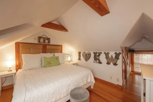 Island Time Hideaway at Old Town Key West Historic Seaport - 3 Blocks to Duval