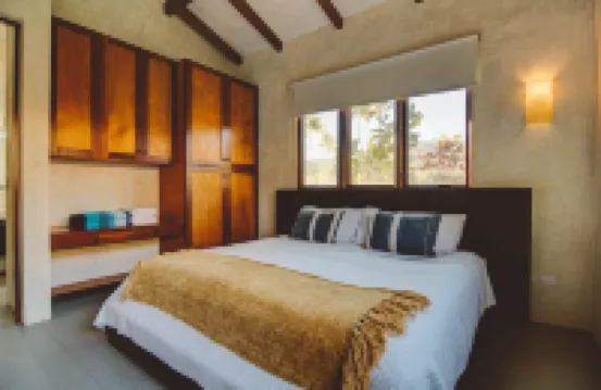 Beachfront Home + Private Pool, Playa Venao, Sleeps 10+