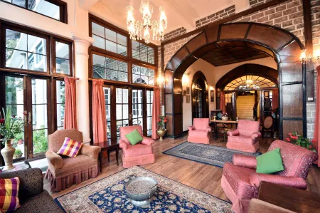 The Palace Balvedere Отели рядом с достопримечательностью «Найнитал көлү»