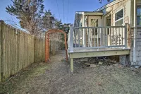 Steps to Cape Cod Canal Pet-Friendly Home - parking