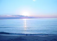 1 bed/1 bath, 1.5 blocks to beach/town, dog friendly, fenced yard