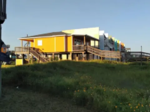 Sun Kissed Retreat, FRONT ROW! BEACHFRONT! BEAUTY!