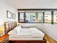 Airy and Open Corner Loft - 92 Walkscore Hotels in Redmond