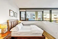 Airy and Open Corner Loft - 92 Walkscore Hotels in Redmond