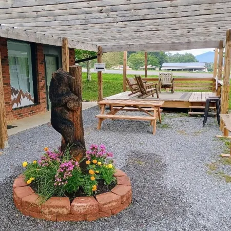 Wild Mountain Lodge