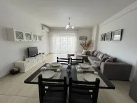 2-bedroom apartment in lovely Shkodër with WiFi, AC Các khách sạn ở 
