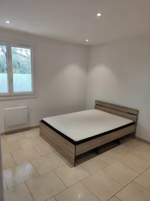 Maison Dans Quartier Calme Hotels in Le Cannet-des-Maures