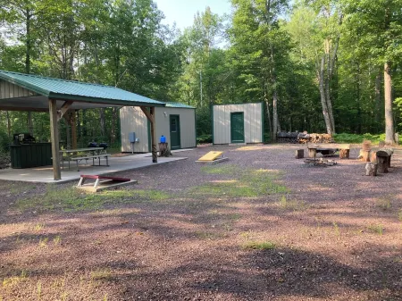 Enchanting 1-bedroom cabin in Willow River