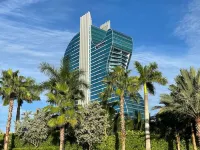 Work & Play: Waterfront 3BR w/ Pool, Fast Wi-Fi, Kayaks, Near Beach, Airport