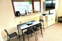 Modern Urban Studio Apartment S-bahn 27qm for 6 Near Mercedes Benz Sindelfingen Hotels in Magstadt