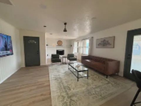 Charming Newly renovated 4-bedroom 2Bath bungalow in Old Midland Texas