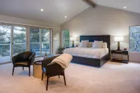 Private Beach, Expansive Decks and Chef's Kitchen - Stunning Coastal Retreat