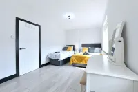 North West London Escape. Modern 3 Bedroom House. Quick to Central London