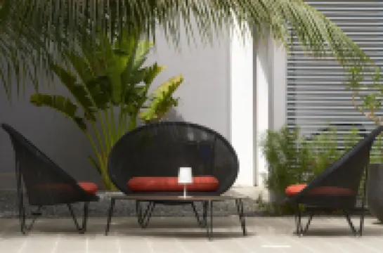 Modern apartment with private terrace and swimming pool