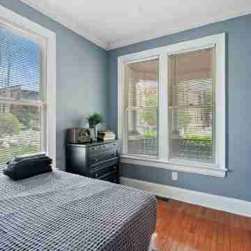 Very Spacious 14 Bed/3.5Bath home-Perfect location Rooms