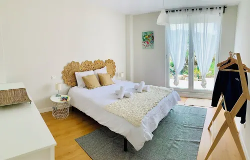 Casa Branca Cantabria: Spacious first floor with garden 500m from the beach | Wifi/Garaje