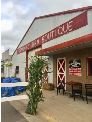 Cozy Cabin in the Heart of Downtown Wabasha Hotels in Wabasha