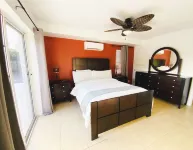 Waterfront Villa, Private Pool & Kayaks