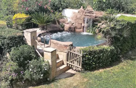 Entire house near Barcelona ideal families and groups. Guaranteed fun.