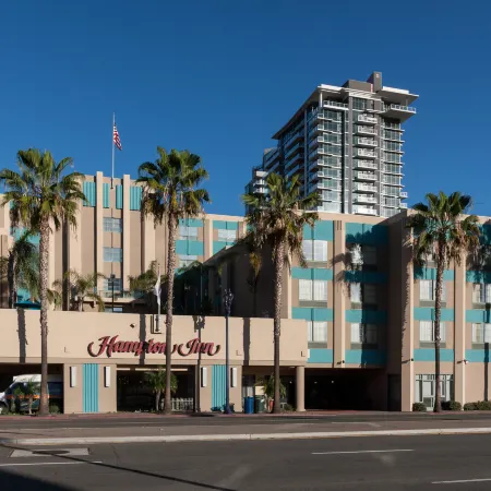 Hampton Inn San Diego-Downtown/Airport Area Отели рядом с достопримечательностью «Музей-авианосец «Мидуэй»»