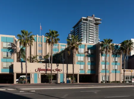 Hampton Inn San Diego-Downtown/Airport Area Отели рядом с достопримечательностью «Морской музей Сан-Диего»
