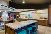 Tru by Hilton Leland Wilmington - breakfast