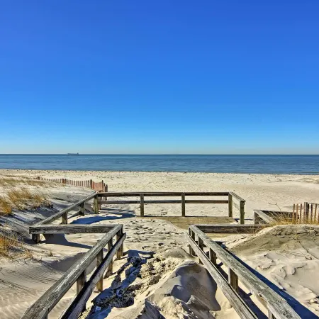 Updated Cape Charles Home ~ 2 Mi to Beachfront!